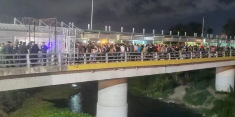 Biden administration considering plan to force migrants to remain in Texas: report