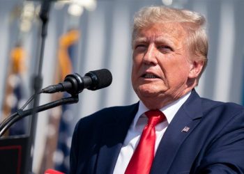 Trump gaining ground among Hispanic voters, poll shows