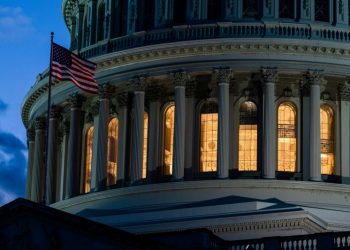 A short government shutdown wouldn’t crash the economy, but a long one holds risks