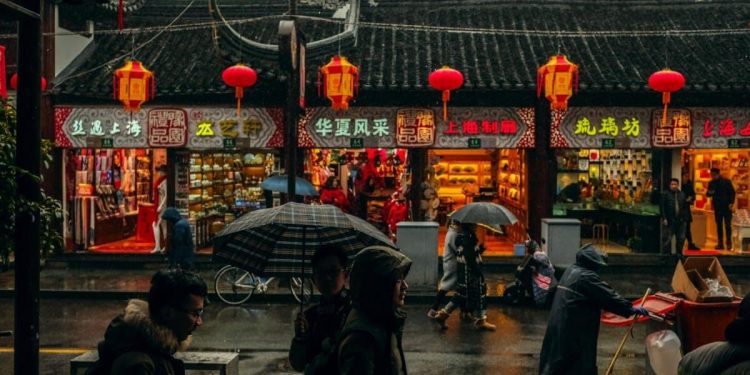 Chinese House Property Stocks Face 14-Year Low