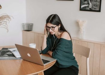 Qualcomm Will Use Wi-Fi for Next-Gen Smart Tech Earbuds