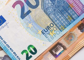 Economic Indicators in Focus: The Euro and Oil Dynamics