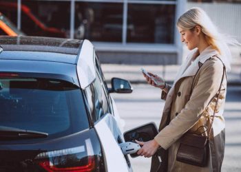 EV Energy Ignites Fierce Electric Vehicle Price Battle