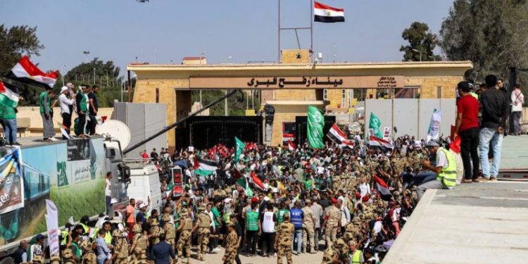 Qatar brokers deal between Egypt, Hamas and Israel for limited Gaza evacuations