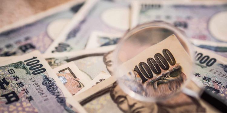 Yen Exchange Rate Teeters on Multi-Decade Lows