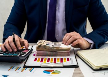 Operating income vs net income – side-by-side comparison