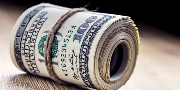 The dollar index is falling below the 101.00 level this week
