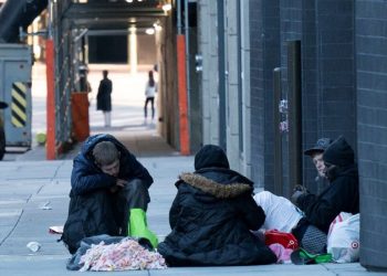 Supreme Court to decide whether cities can ban homeless from public areas