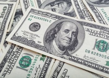 U.S. Dollar Fluctuates Amid Global Central Bank Dynamics