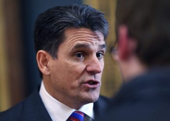 Republican presidential candidate Ryan Binkley drops out, endorses Trump