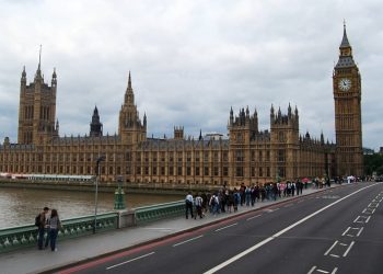 UK Inflation Steady at 4.0%, Easing Economic Fears