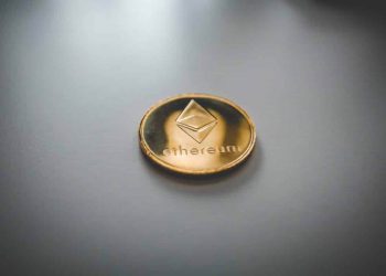 Ethereum remains below $3700, looking for support at $3550