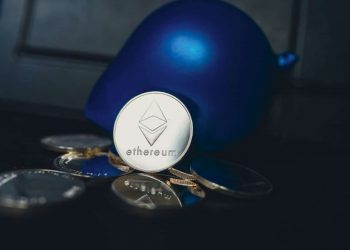 The price of Ethereum rises to the $4045 level on Monday