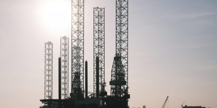 Higher Targets: Oil Price Aiming for $82.00 and $82.50