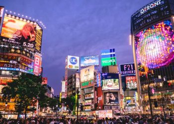 Japan’s Inflation Eases: Economic Shifts in March 2024