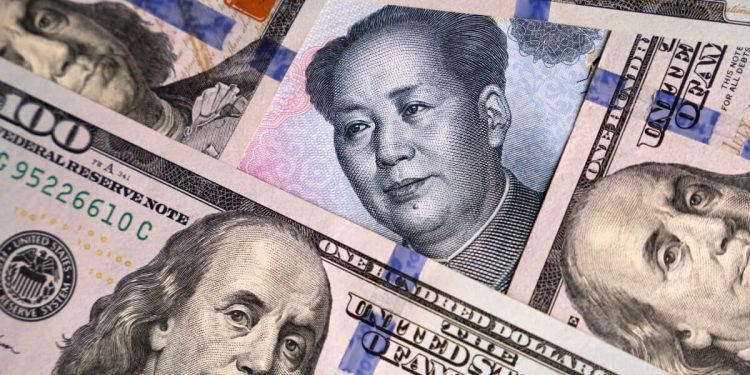 Yuan Surpasses Dollar in Russian Trades