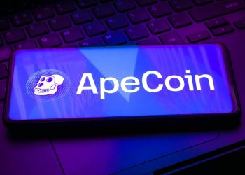 ApeCoin and Akita Inu: ApeCoin seeks support at 1,290