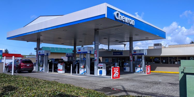 4 stocks to buy before the Fed cuts interest rates in 2024