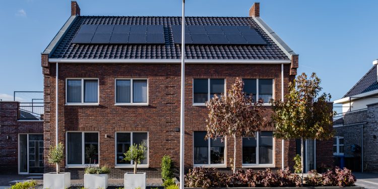 GLJ Research labels SunPower stock as ‘worthless’ amid operational halt and financial woes