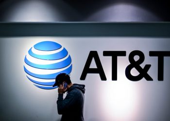 AT&T, other phone companies sued over stolen nude images could face liability after court ruling