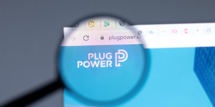 Plug Power plummets 15% amid $200 million stock offering: Should you buy?