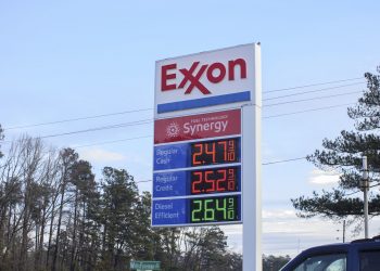 Exxon soars in Q2 earnings, Chevron slumps: What investors should know