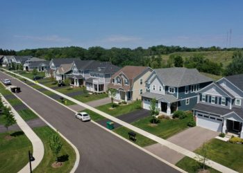 Weekly mortgage refinance demand soars 16% as rates sink to lowest level in over a year