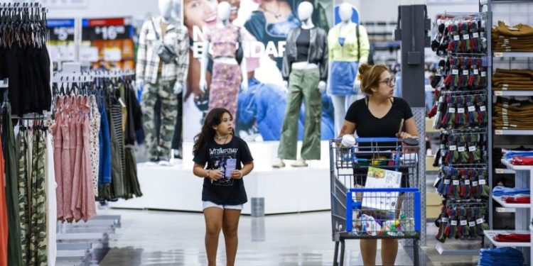 What recession? Walmart says consumers are still spending