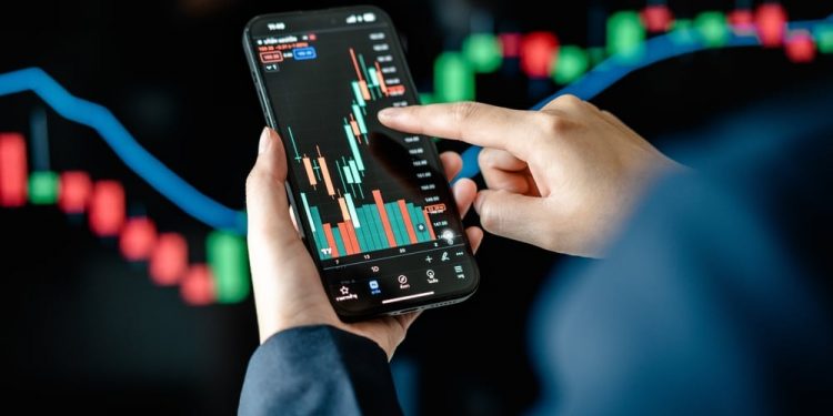 AMD: AI Portfolio with $4.9B Cash