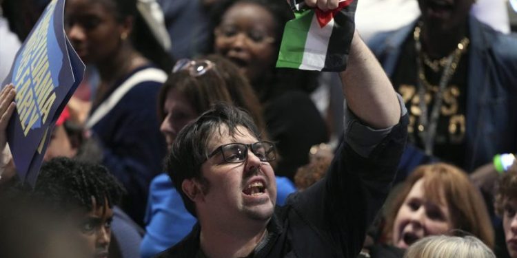Gaza protesters plague Harris rallies: ‘Wish I Could Vote For U’