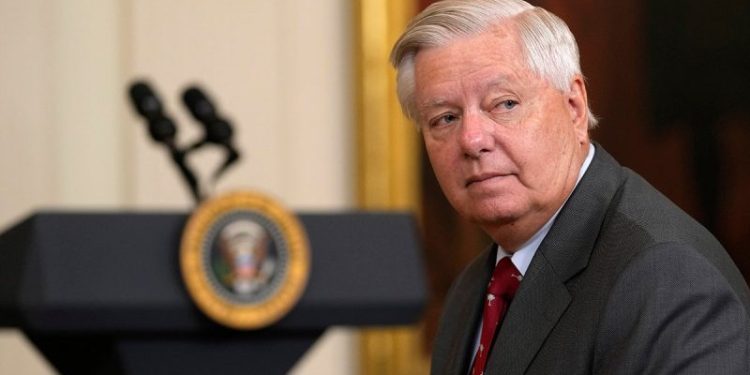 Graham asks 51 intel officials on Hunter laptop letter if they’d still sign it now amid threats to clearances