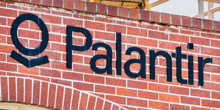 Palantir stock continues slide on Thursday: why these analysts remain bullish