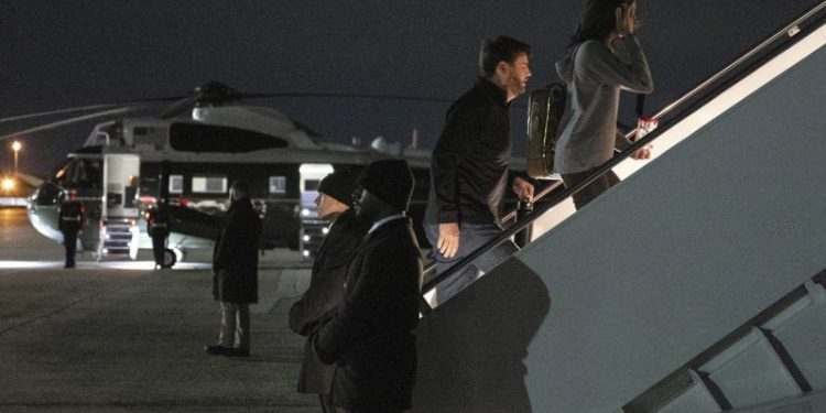 US accuses Denmark of treating Greenlanders as ‘second-class citizens’ during Vance visit to Arctic base