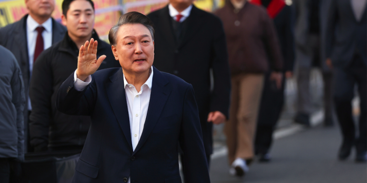 South Korea’s impeached President Yoon Suk Yeol freed from prison after canceled arrest