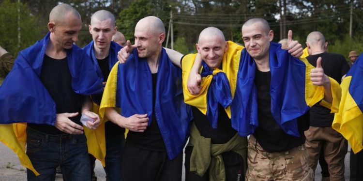 Hundreds of Ukrainian prisoners released in swap with Russia, Zelenskyy says