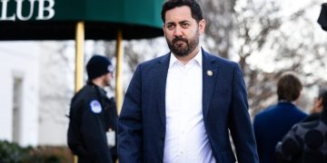 Moderate Republican erupts on House GOP leaders, says not holding Obamacare vote is ‘absolute bulls—‘