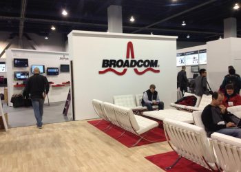 Broadcom stock plunges 6% today: is the AI trade cracking?
