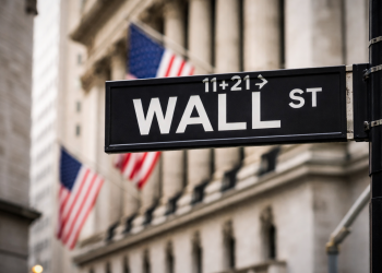 Dow futures edge up as oil surge, PCE inflation data weigh on markets